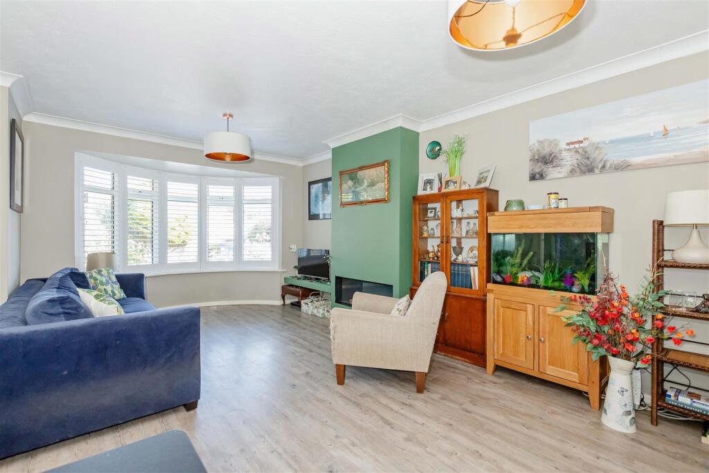 3 Ryecroft Gardens_9.JPG