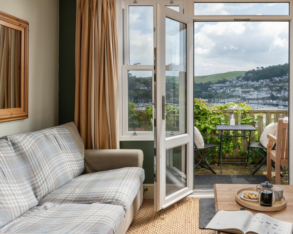 Living Room &amp; Balcony_19 Above Town, Dartmouth