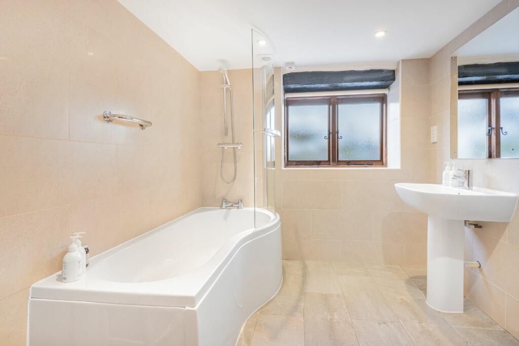 The Barn - Bathroom