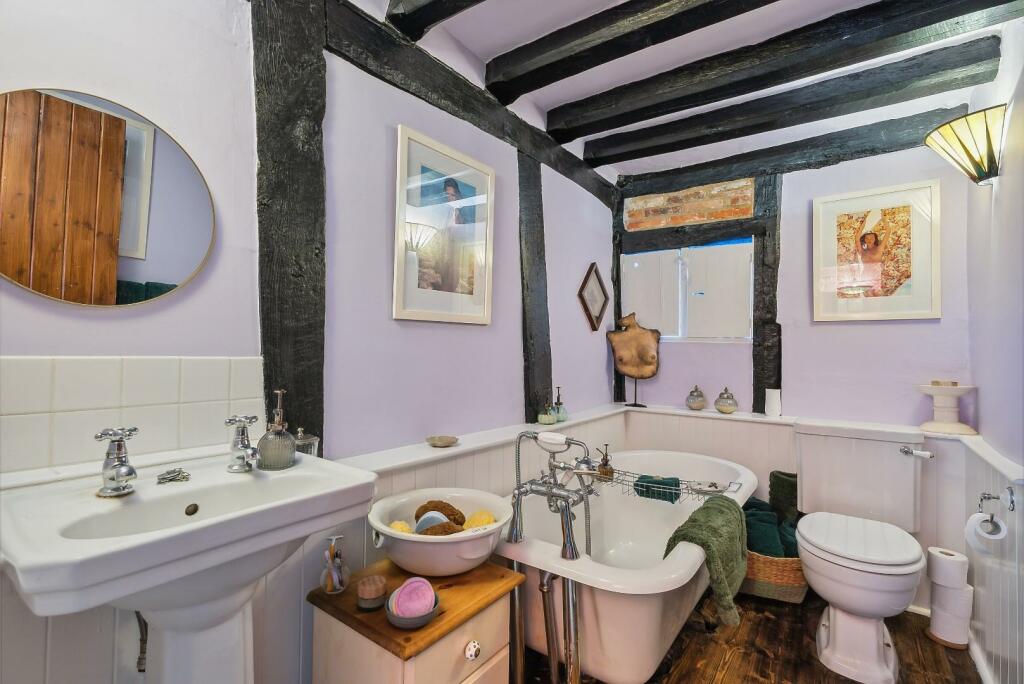 bathroom.jpeg