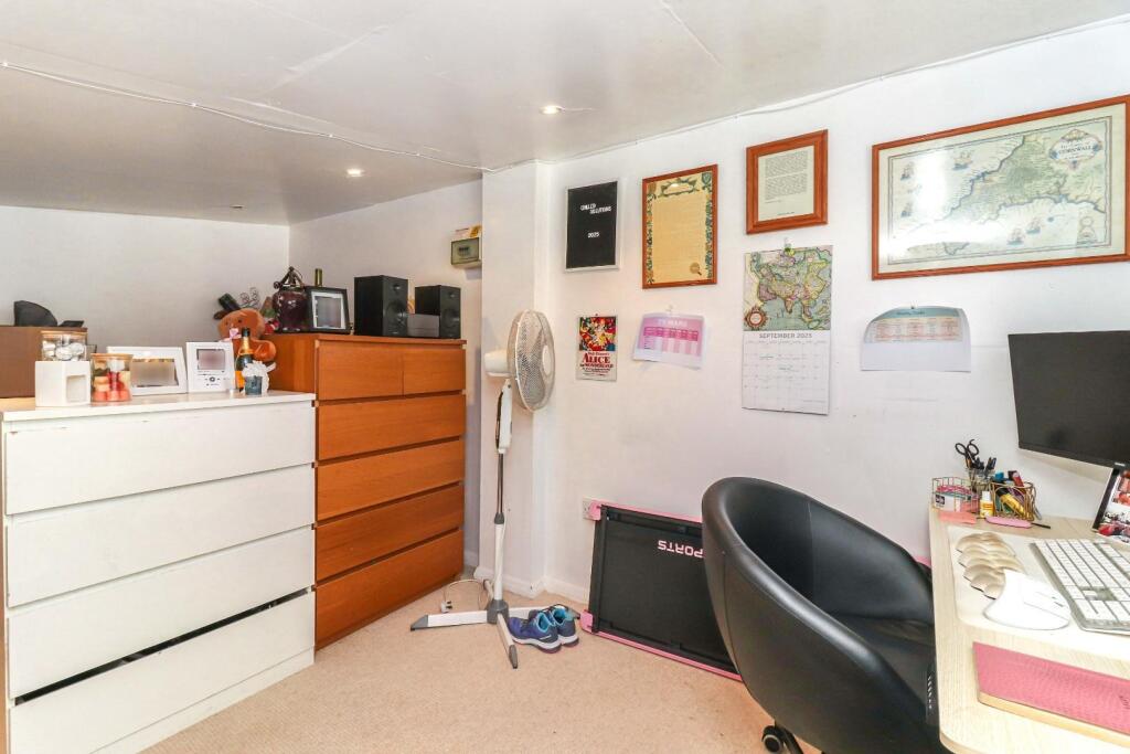 Office (Garage)