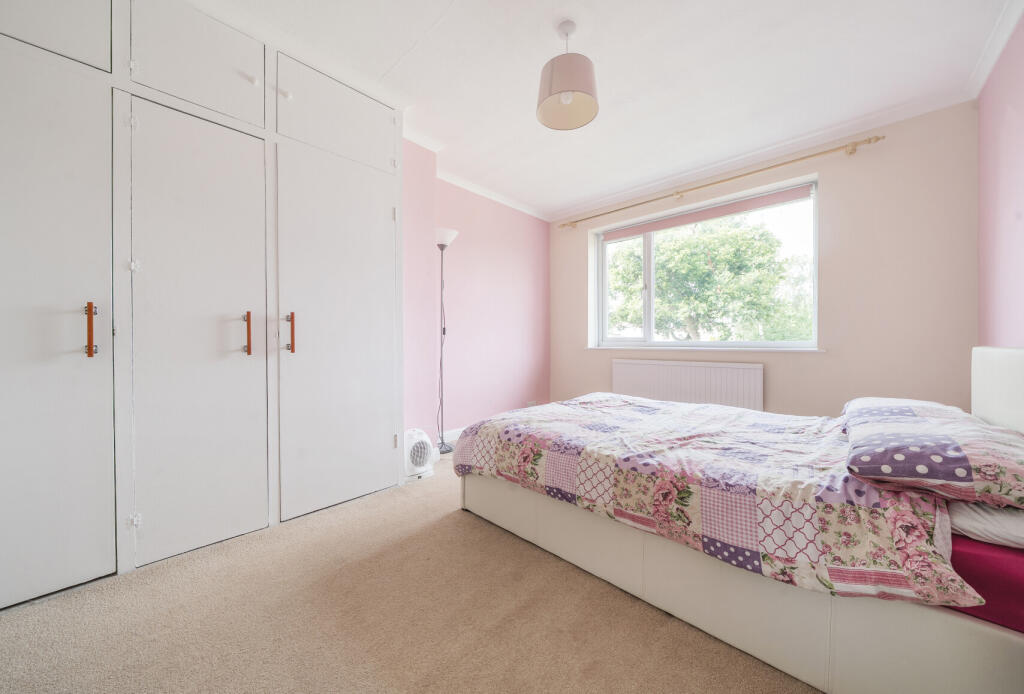 1330403-18-688b49...