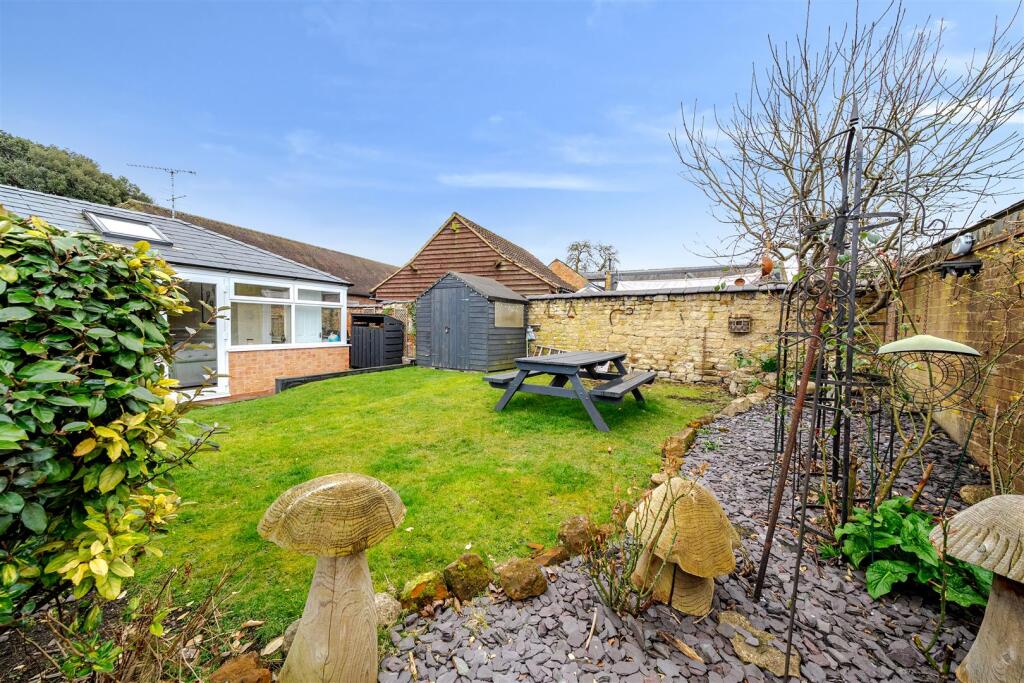 Rose Cottage, 15a Browns Yard, Towcester (12).JPG