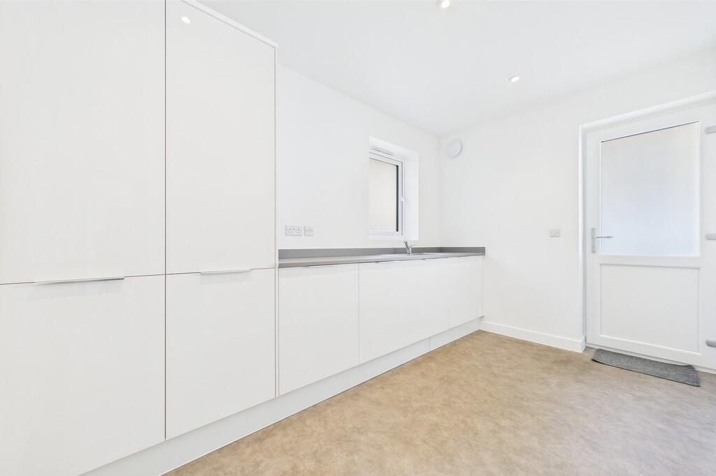 CAM01085G0-PR0554...