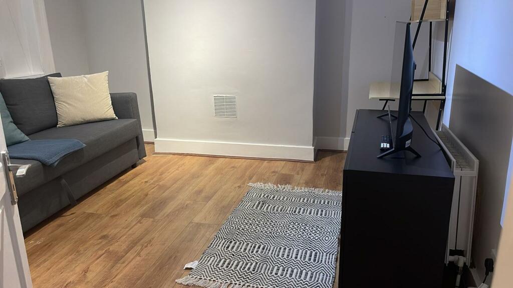 Bedroom/Living room