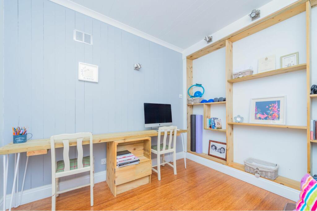 Office / Bed&#39; Five