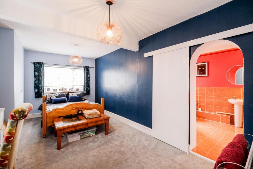 Larkswood Road-10.jpg