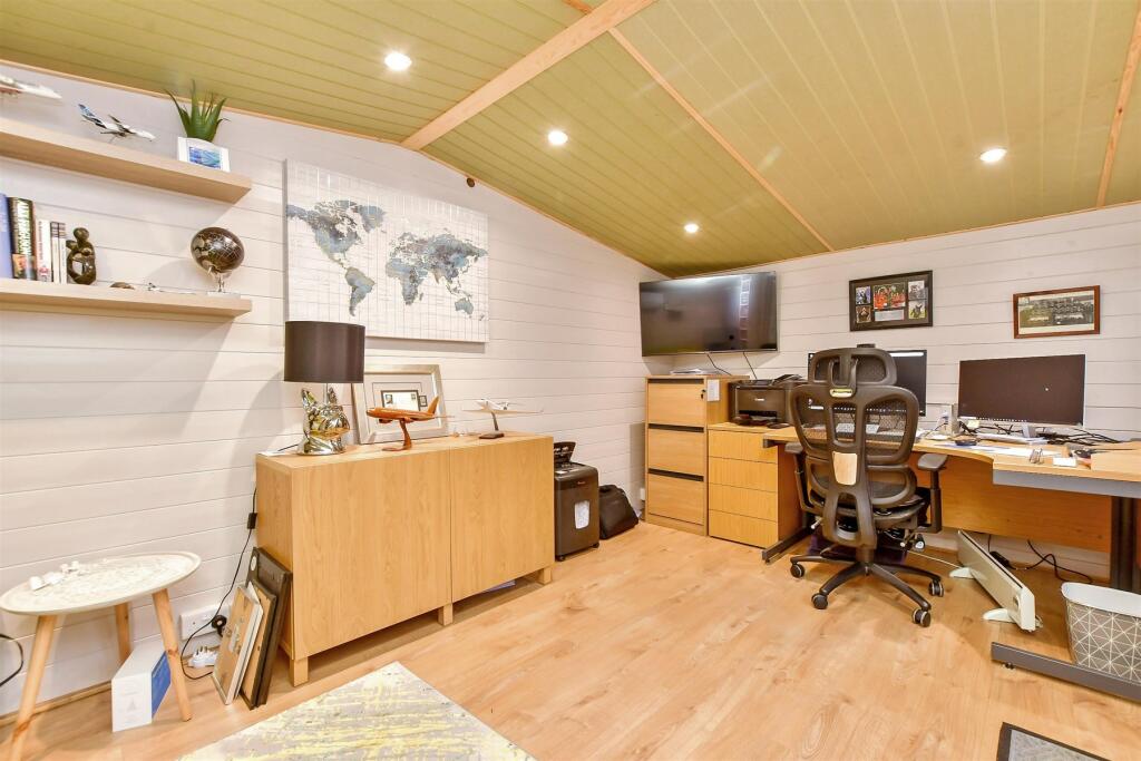 Workshop/Outbuildings