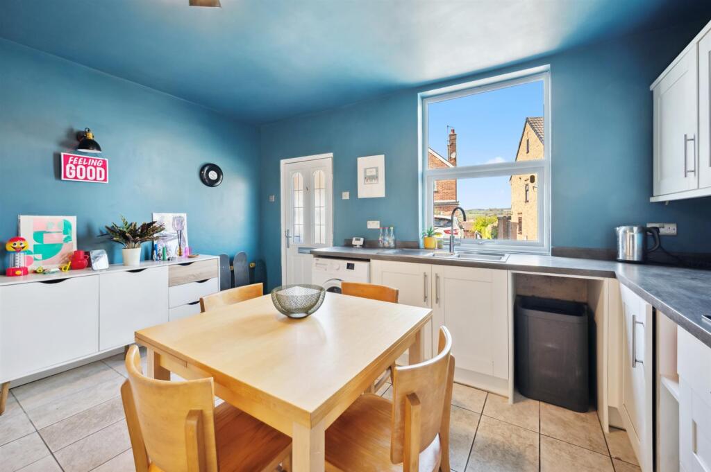 Breakfast Kitchen to window.jpg