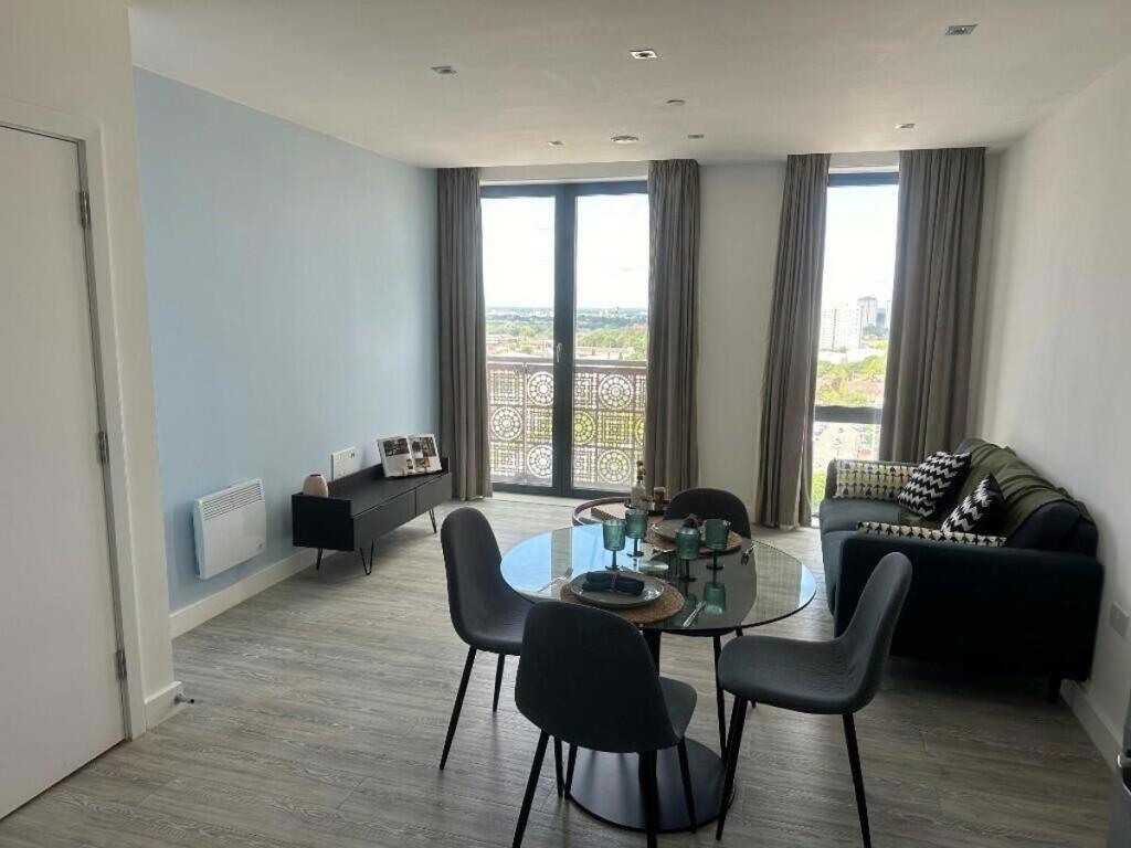 216452 SH1009 SH1009 IMG 07 0000