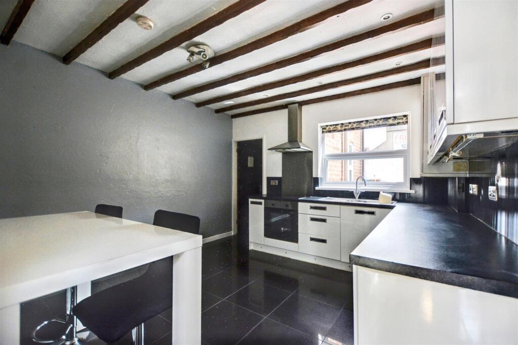 Kitchen_1.jpeg