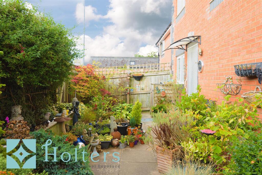 6 Canal Close, Newtown-20.jpg