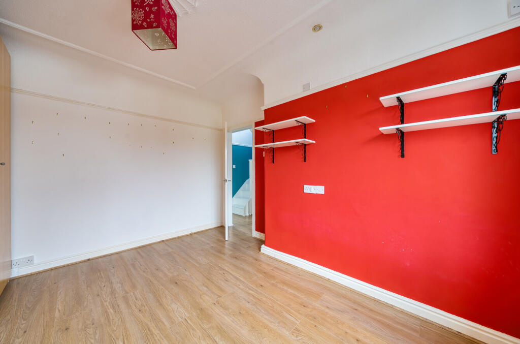 1371783-6-69134b4...