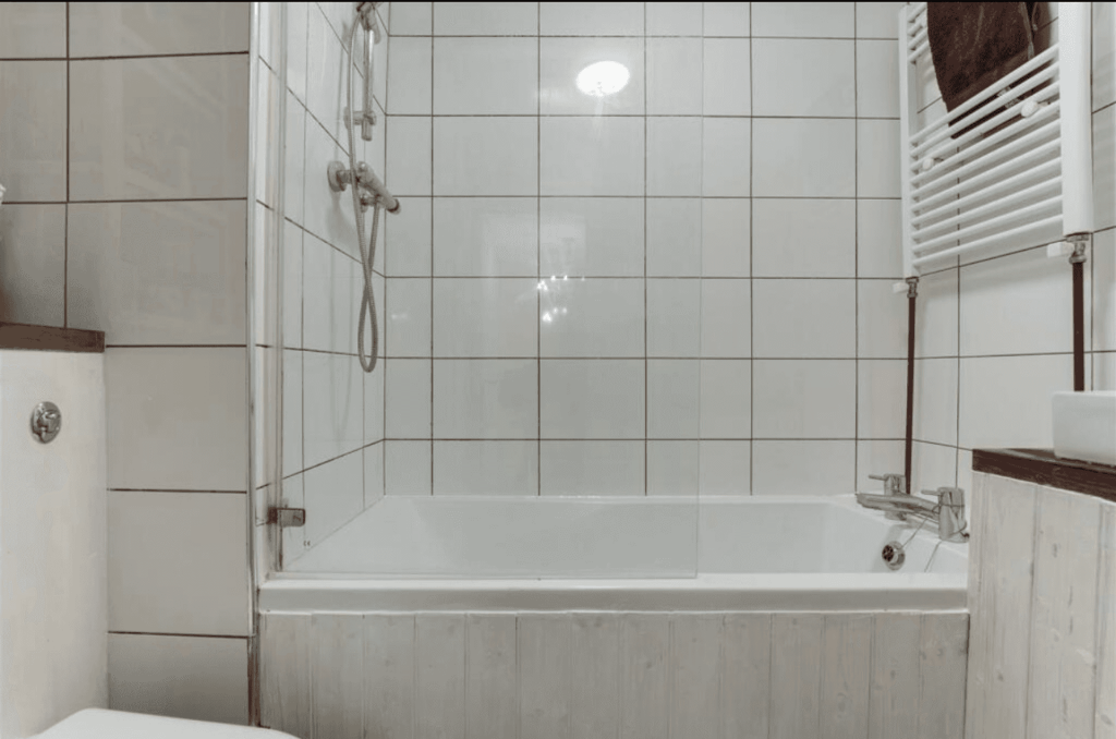 BATHROOM ONE