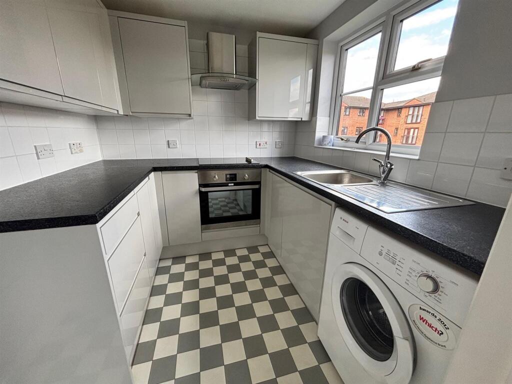 43 st georges ct kitchen.jpg