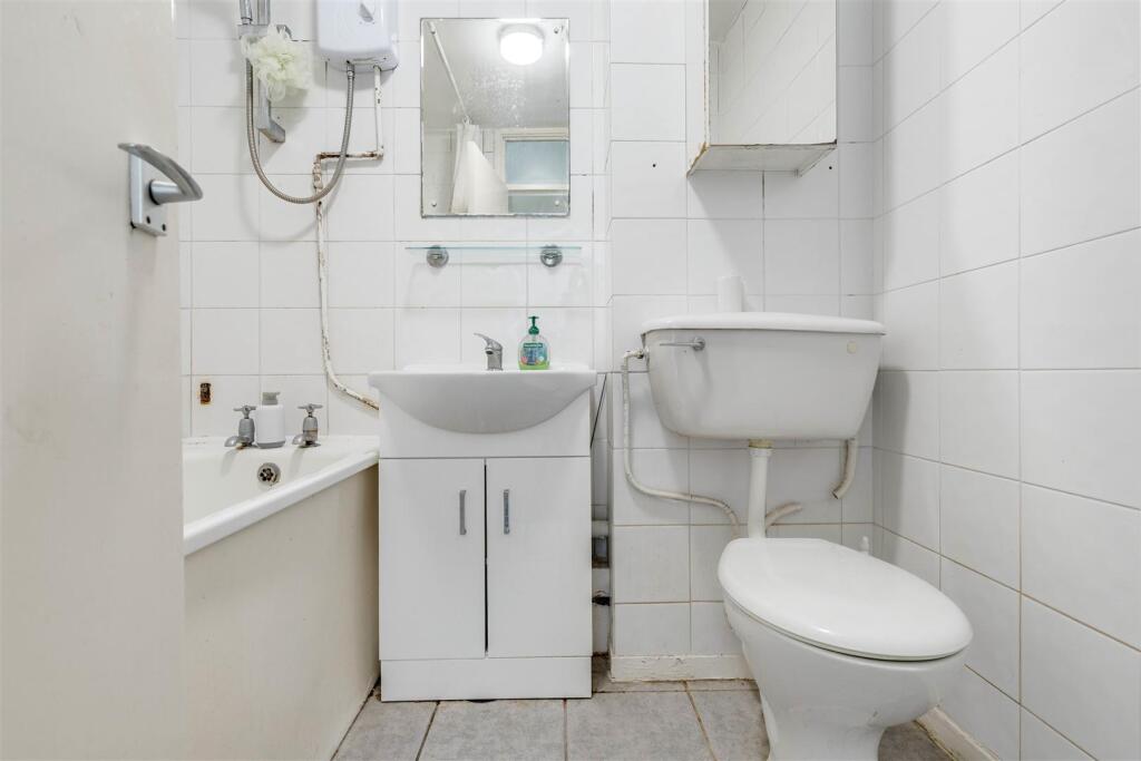16. Bath.jpg