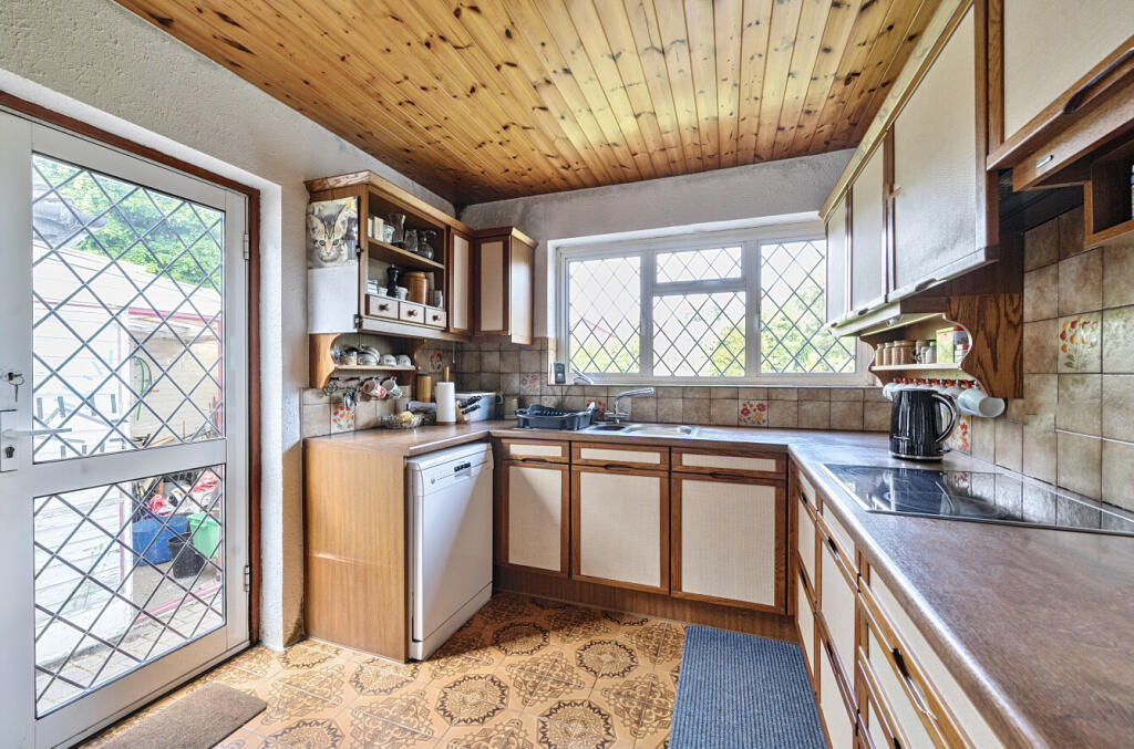 1299662-8-68383c3...