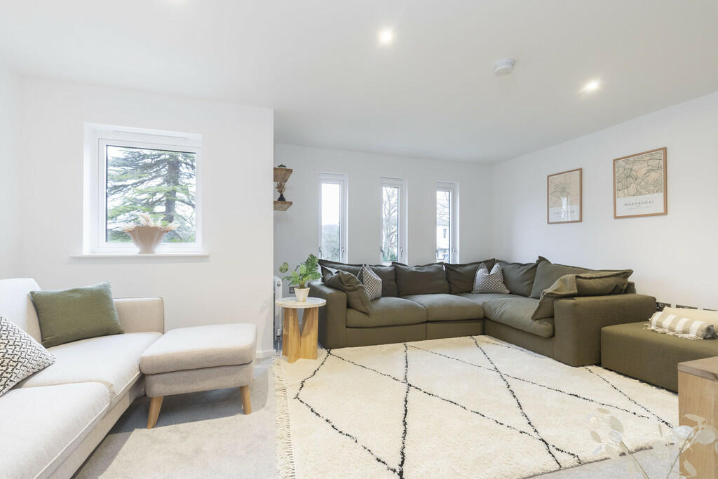 4 Castleton Villa...