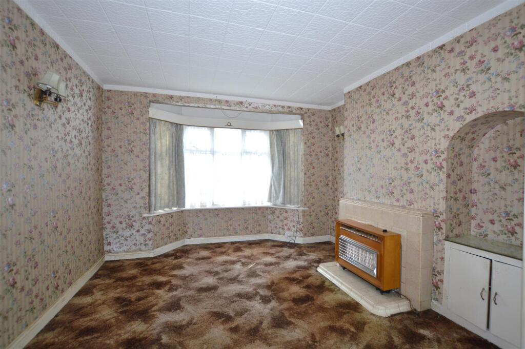 11 Milner Drive lounge.JPG