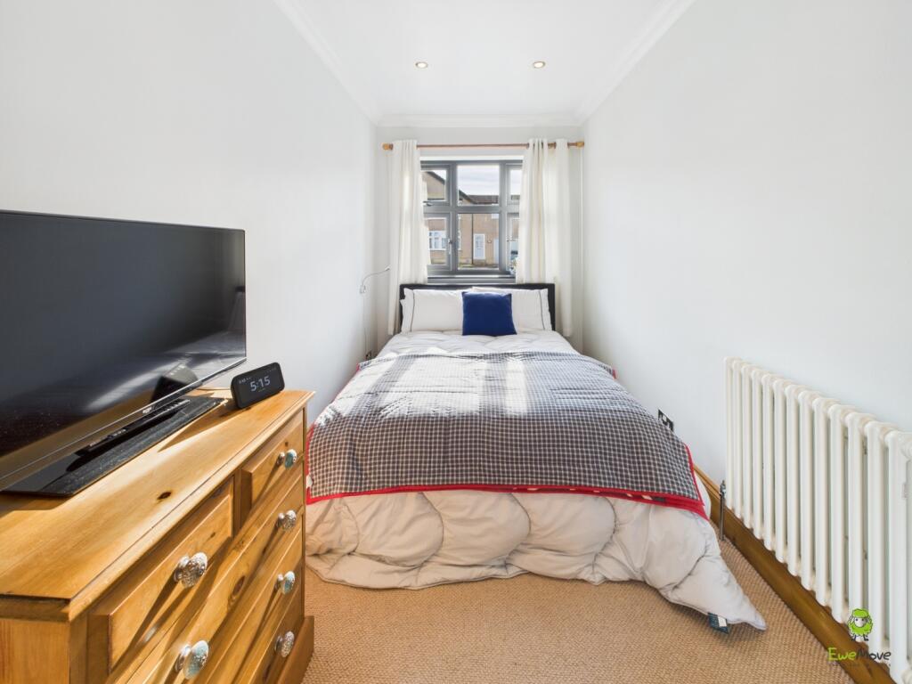 Presented by Clinton at EweMove Bexleyheath and Da