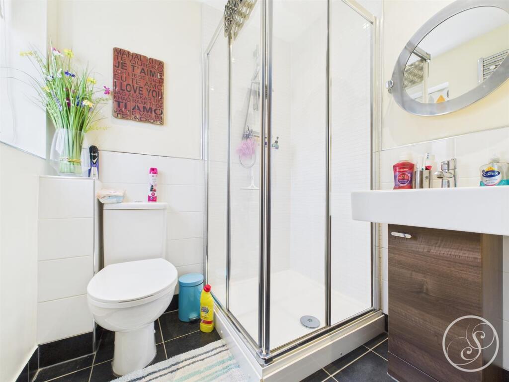 EN SUITE