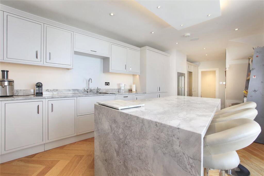 property in Crescent Grove, 
Clapham, SW4