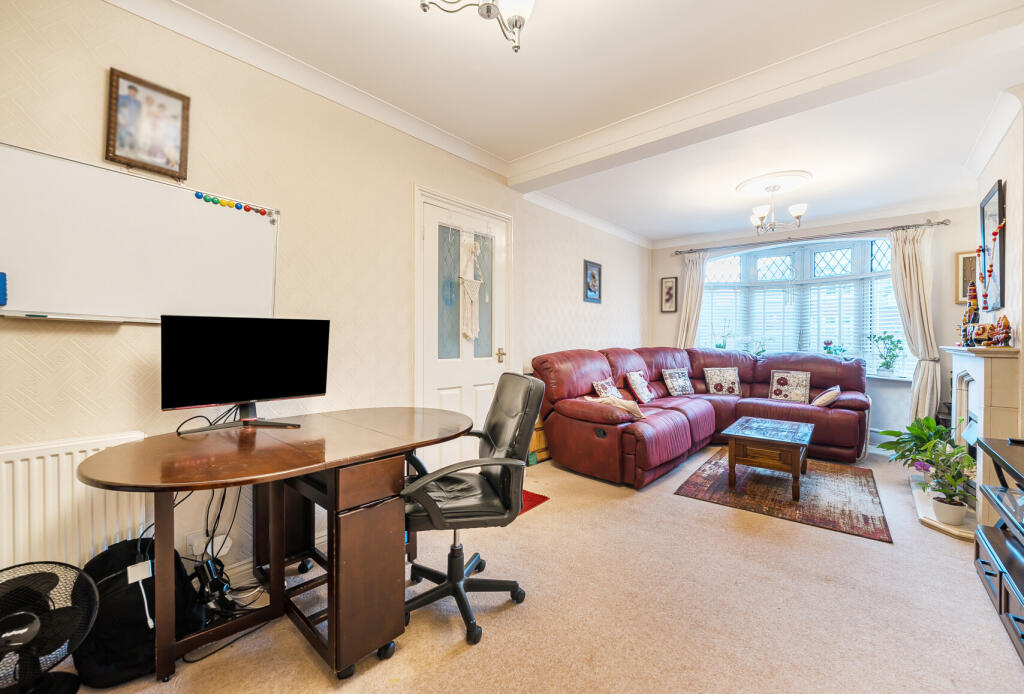 1369046-11-68f10f...