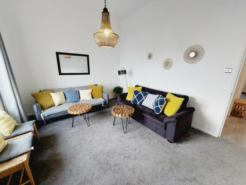 Living room aspect2