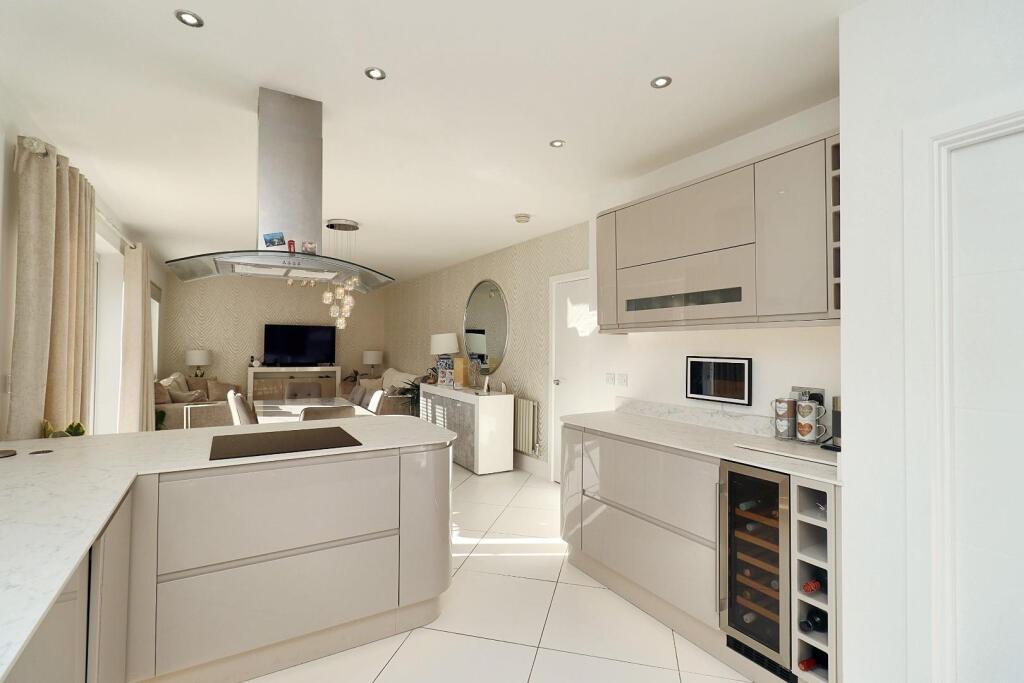 Open Plan Kitchen/Diner/Family Room