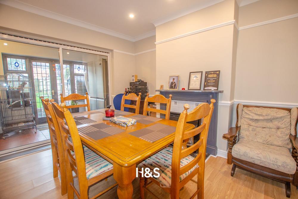 147 School Road - Dining room.jpg