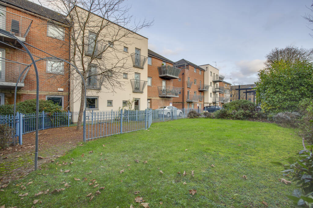 Flat 4 St Johns View, West End Road, HP11 2PW-12