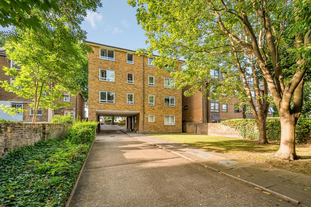 3 Addley Court - low res-14.jpg