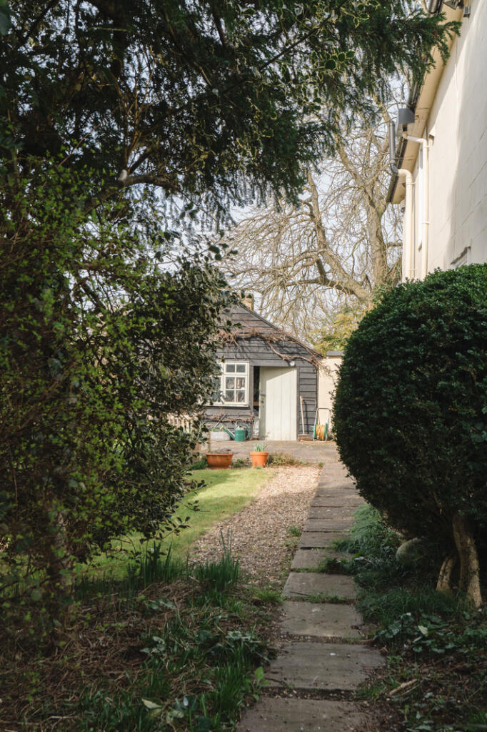 271783 - ChurchFarmHouse_Halstead_HighRes-4.jpg