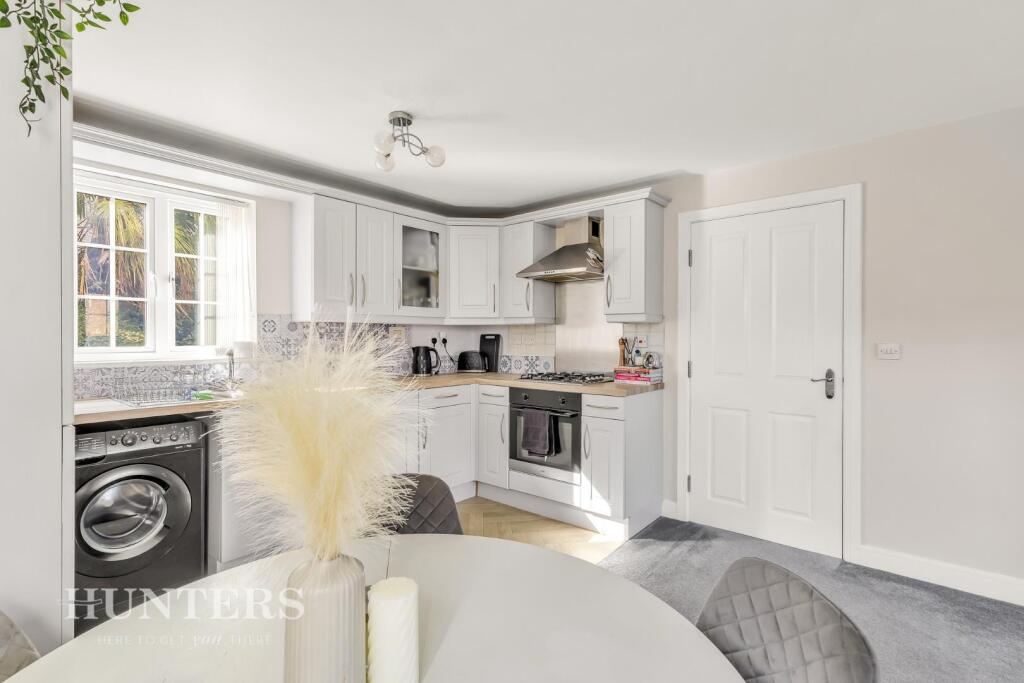 Open plan lounge kitchen diner