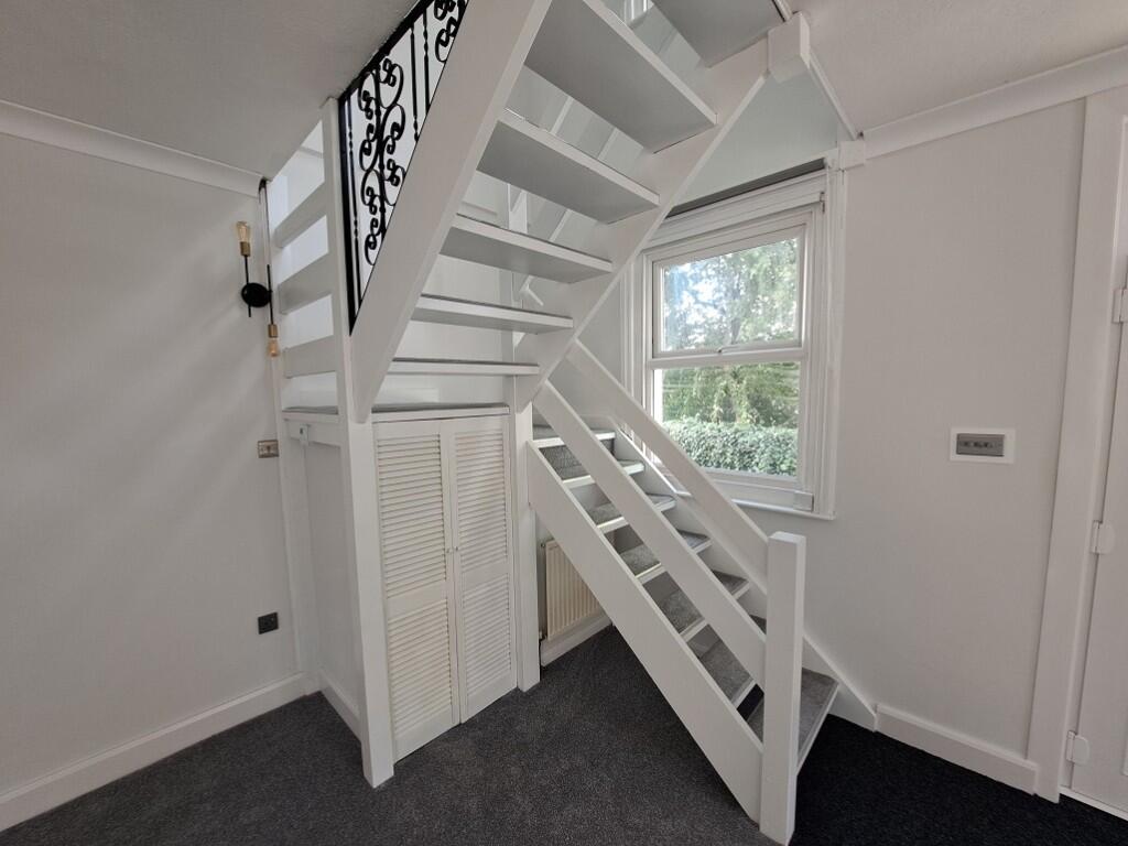 FEATURE STAIRCASE