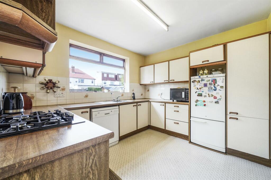 22 Langham Gardens - pkHZ780q4zrUkPNtMOKO.jpg