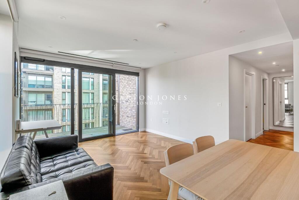 Lounge / Dining