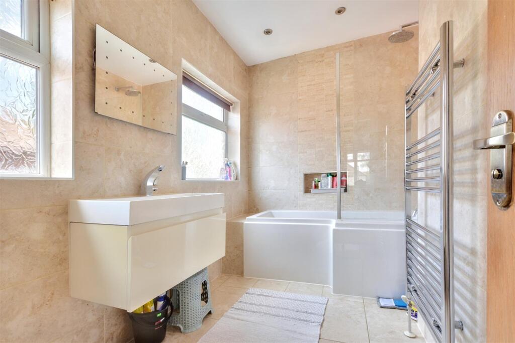 Bathroom.jpeg