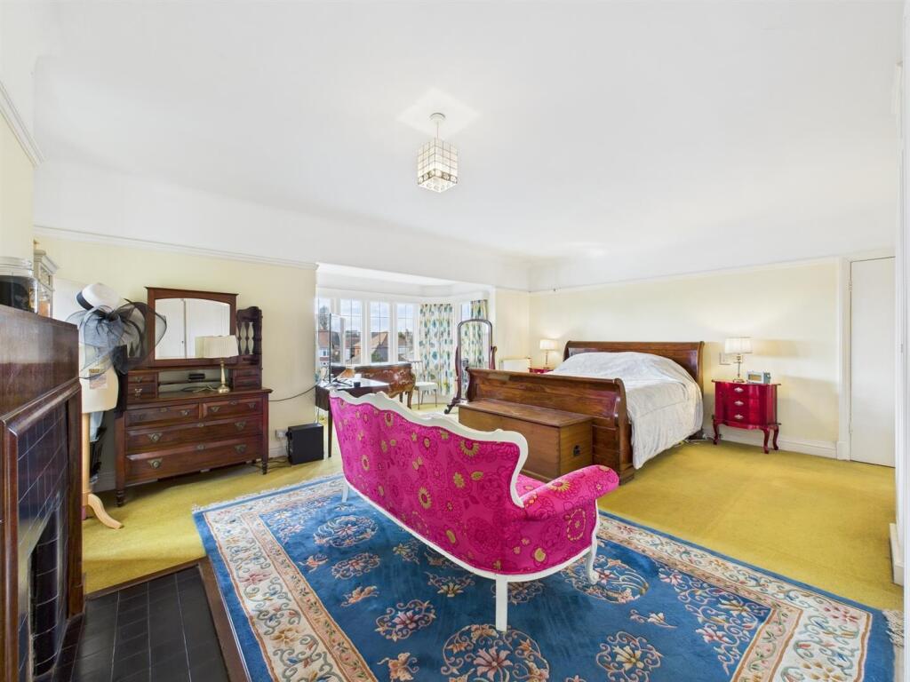 Bedroom: