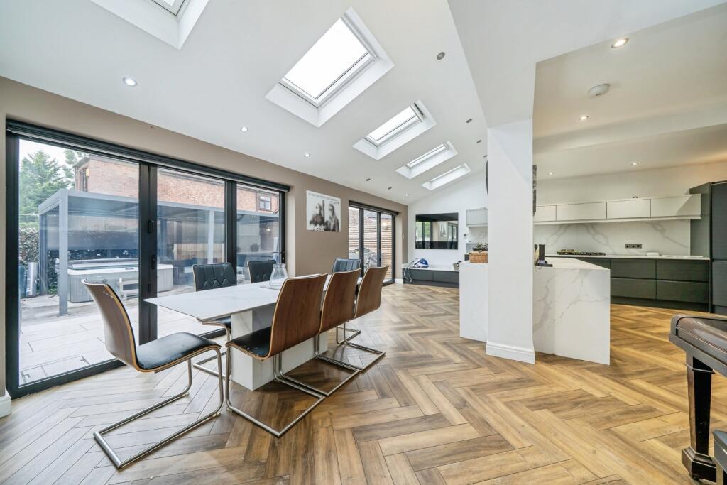 Kitchen/Diner/Family