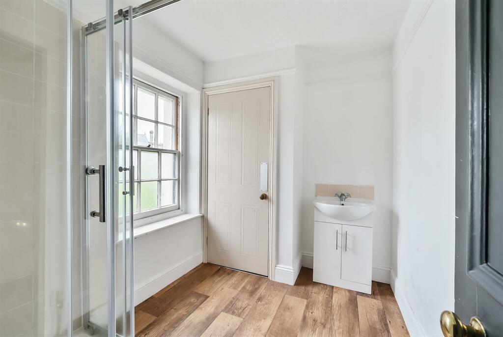 Family Shower Room