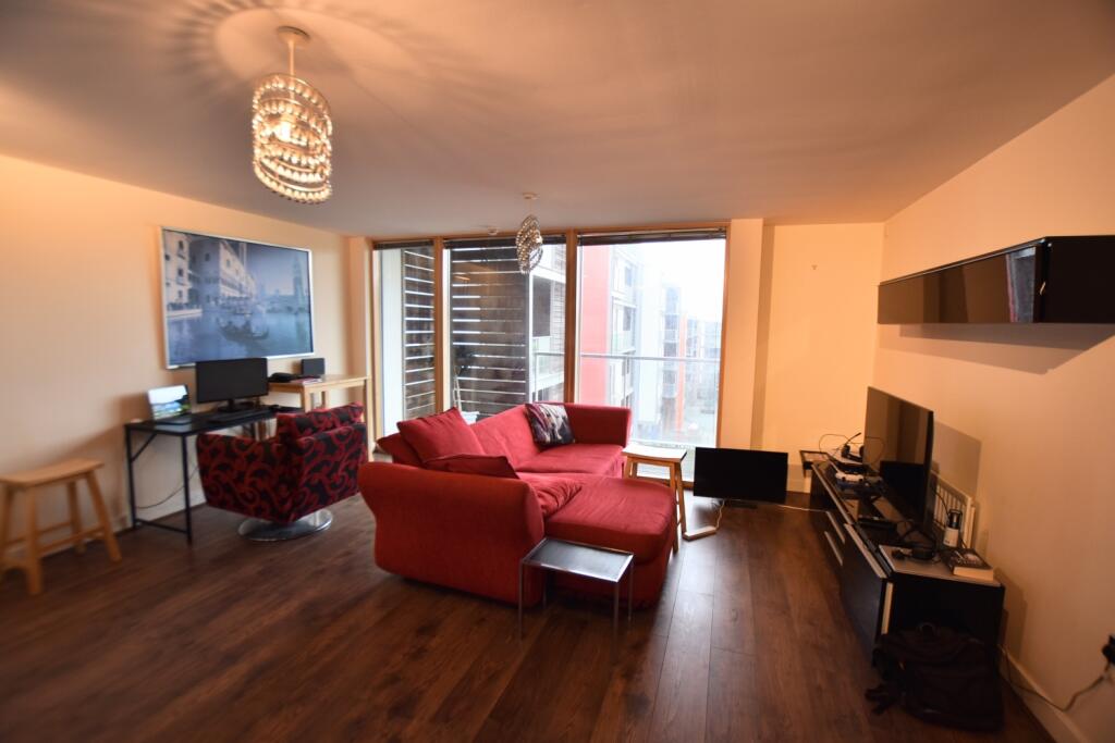 21 Amethyst House lounge 2