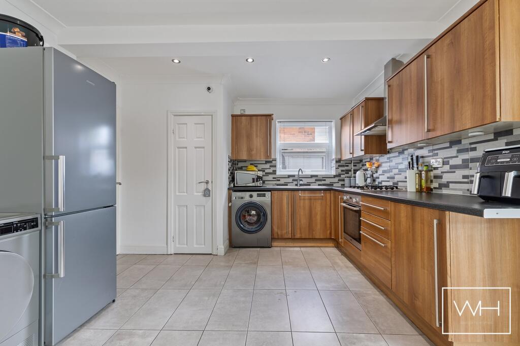 97 Wellington Grove,