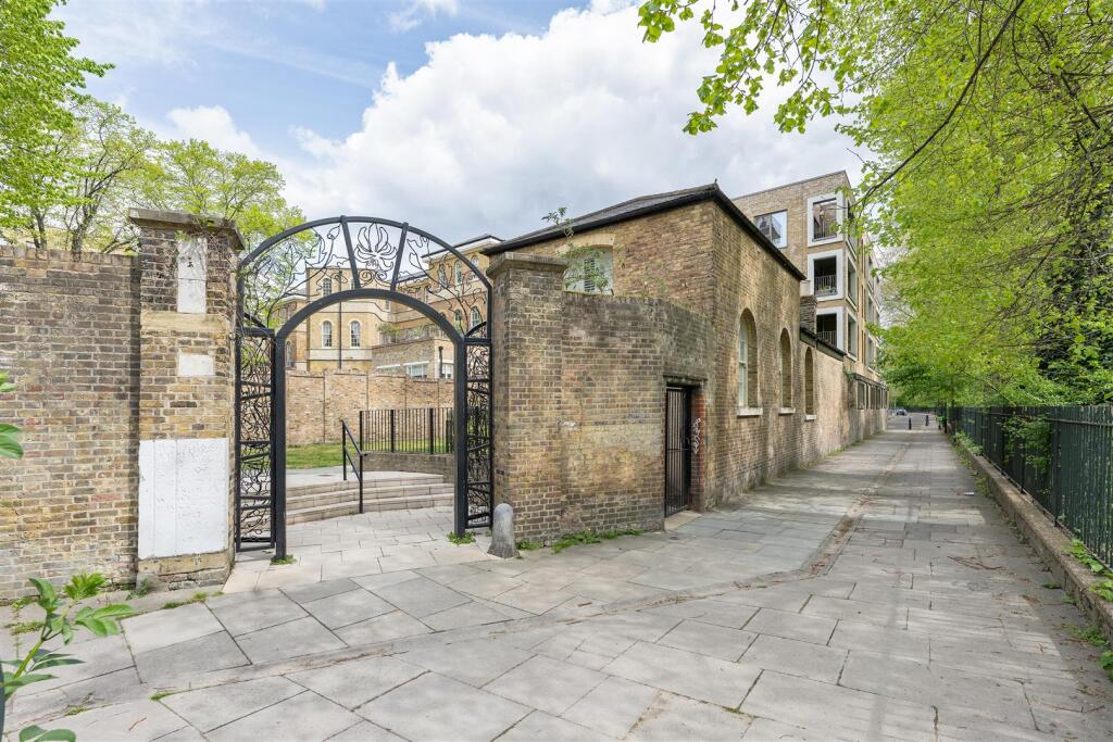 Richard Tress Way, E3