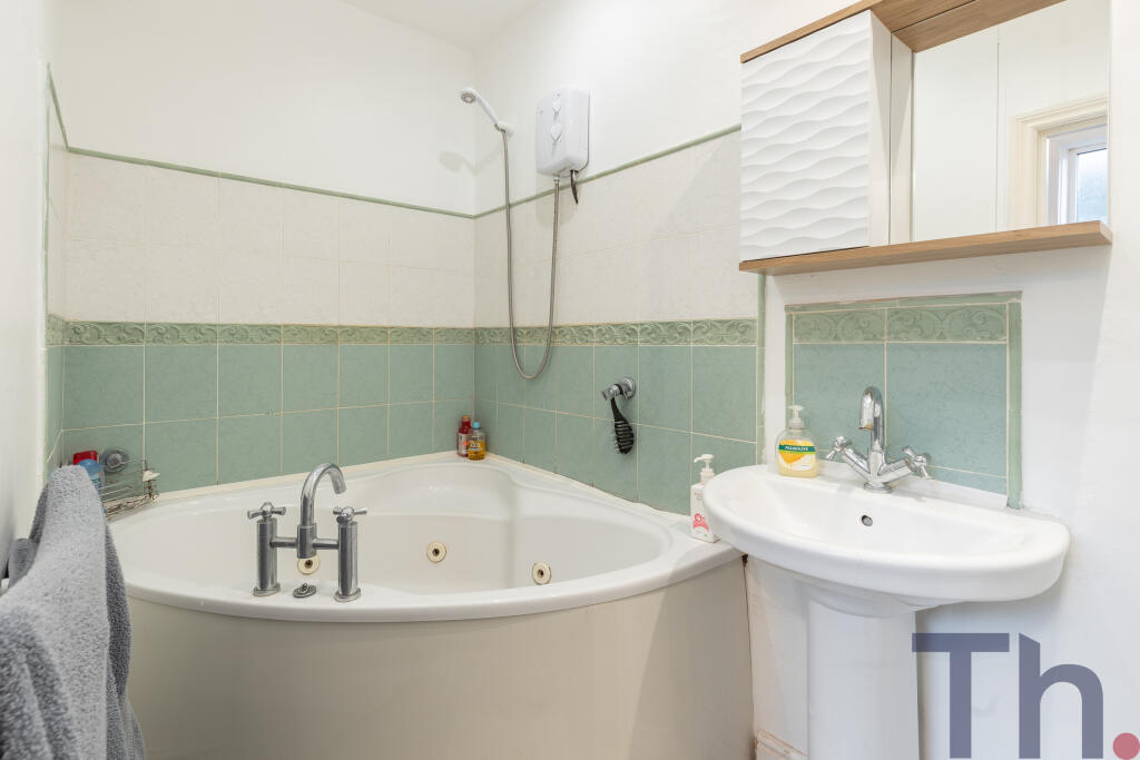 En-Suite Bathroom