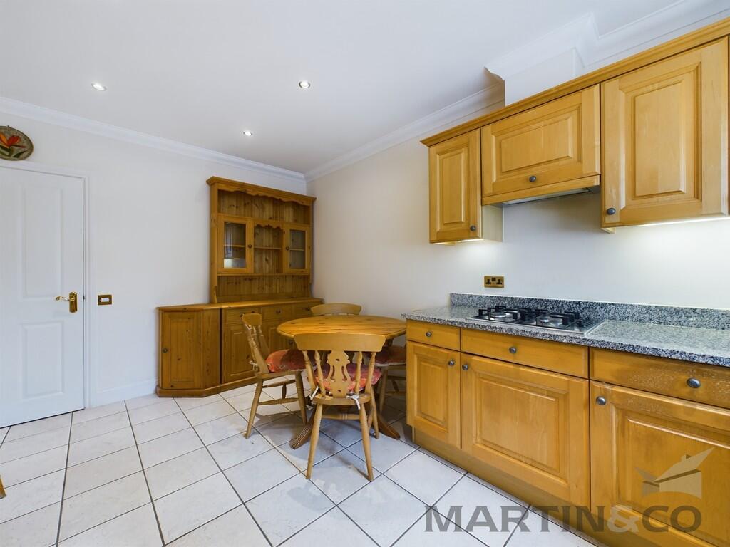 2 Kitchen Diner