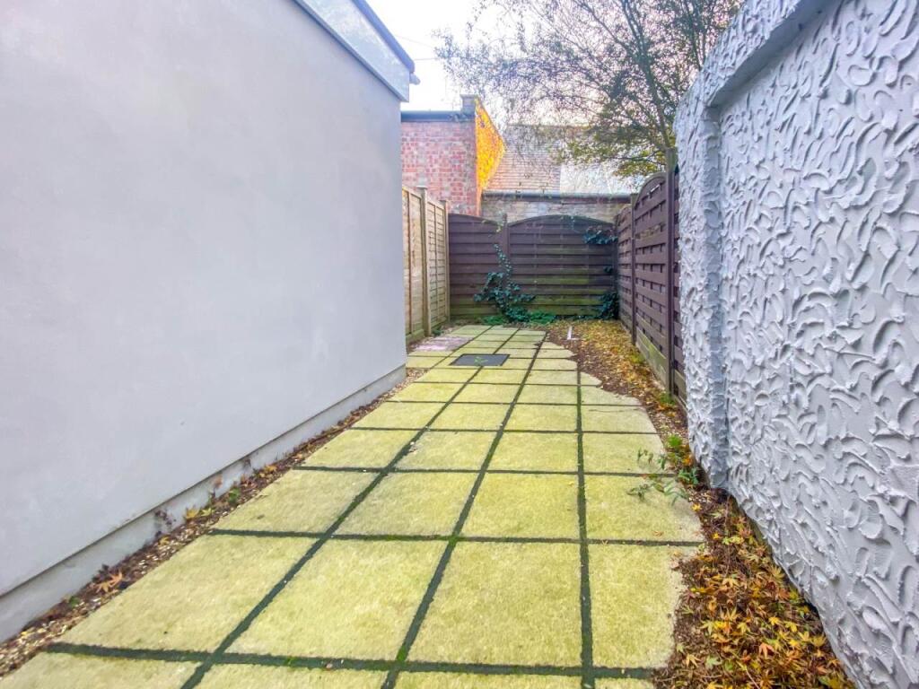 3 123 parkwood garde