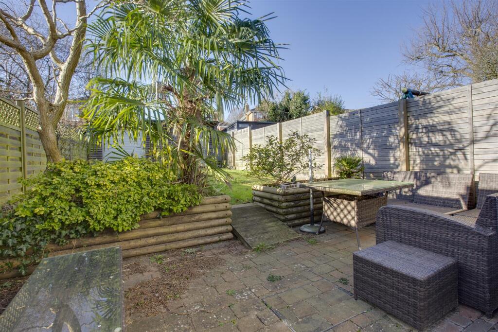 117 Littleworth Road, HP13 5UZ-13.jpg
