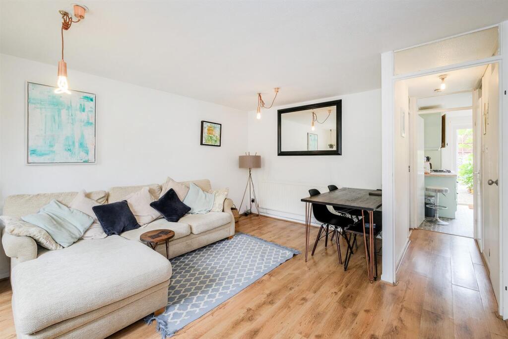 Mapleton Road E4