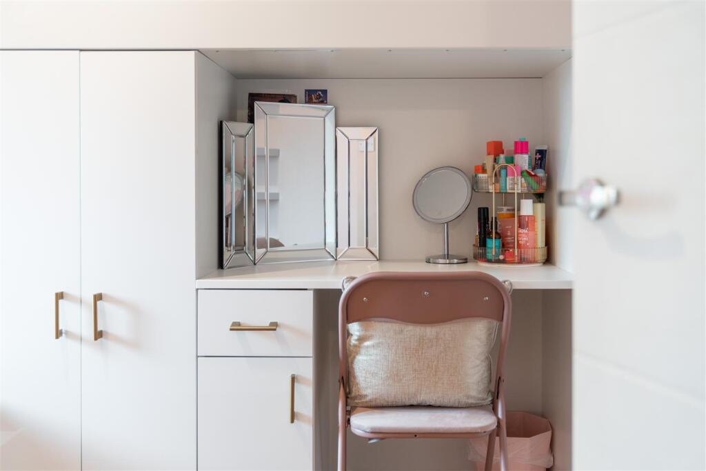 Bedroom2-3.jpg